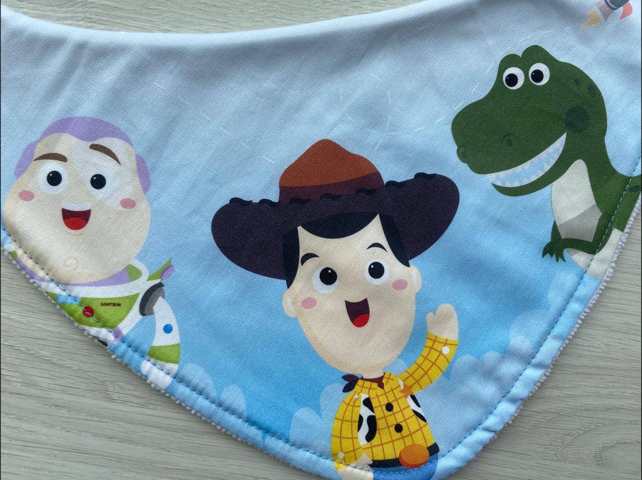 Babador Bandana Toy Story Piticos Ateliê